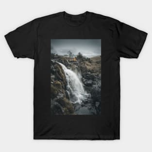 'Quiet Gaze', Loup of Fintry, Stirlingshire. T-Shirt